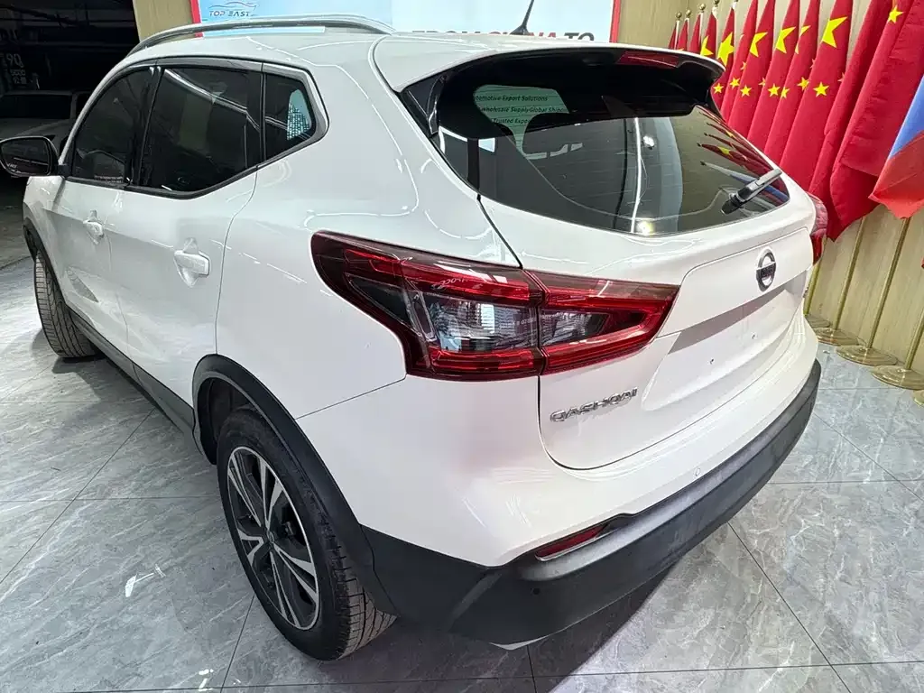 Nissan Qashqai — фото 4