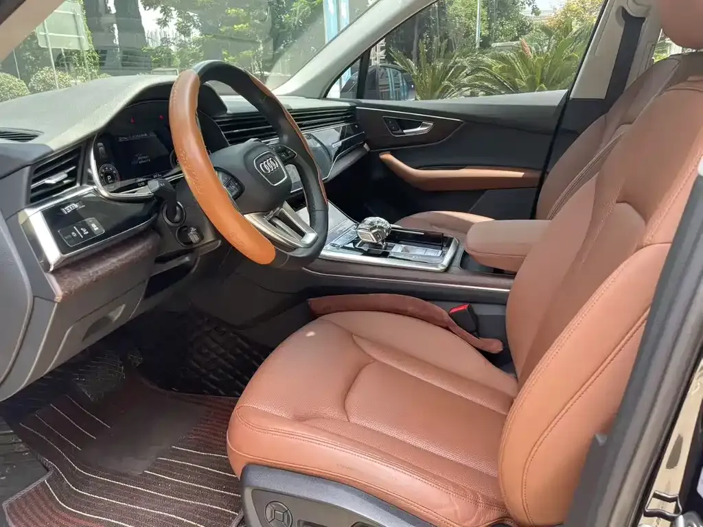 Audi Q7 2021 из CN, фото 2
