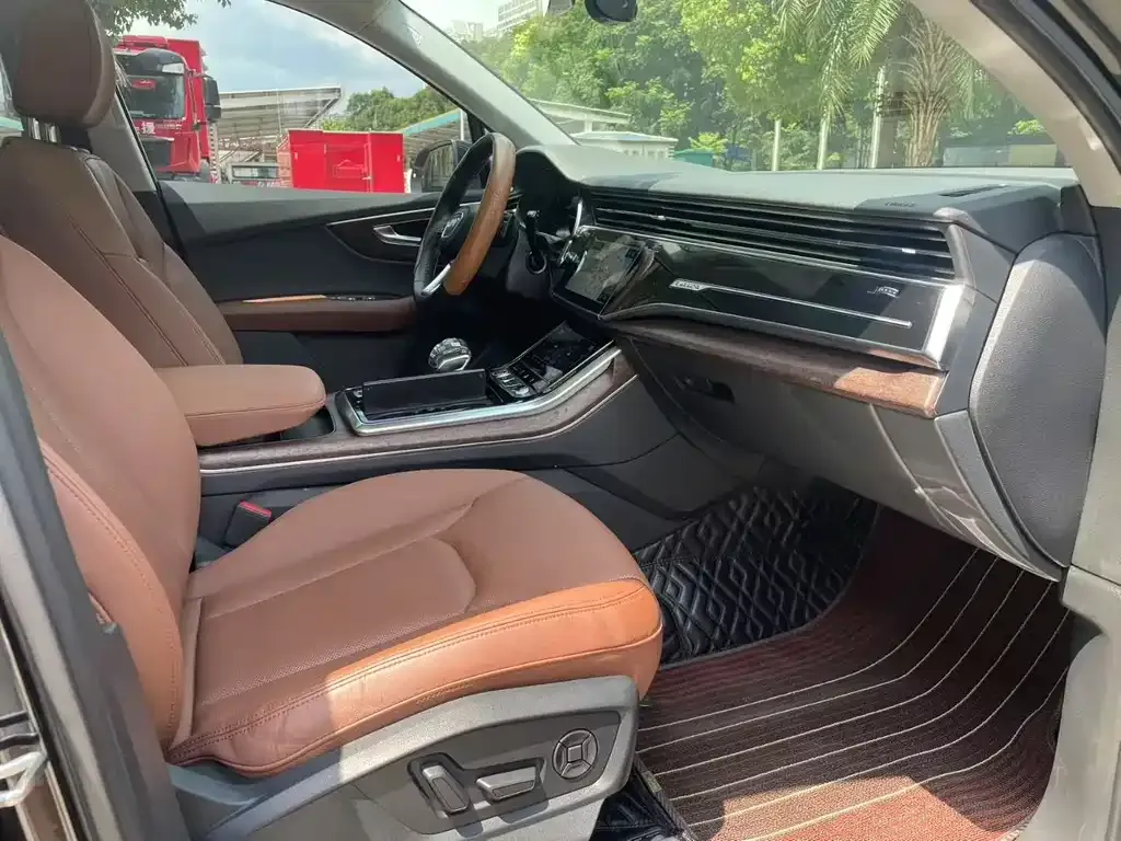 Audi Q7 2021 из CN, фото 8