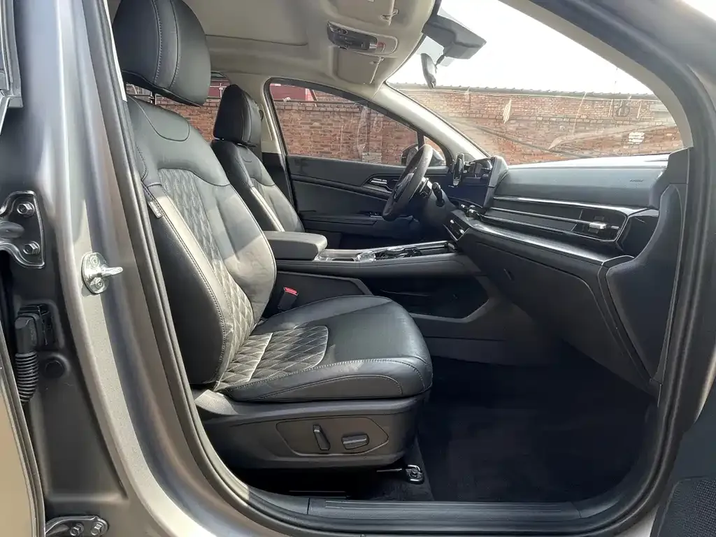 Kia Sportage 2023 из CN, фото 5