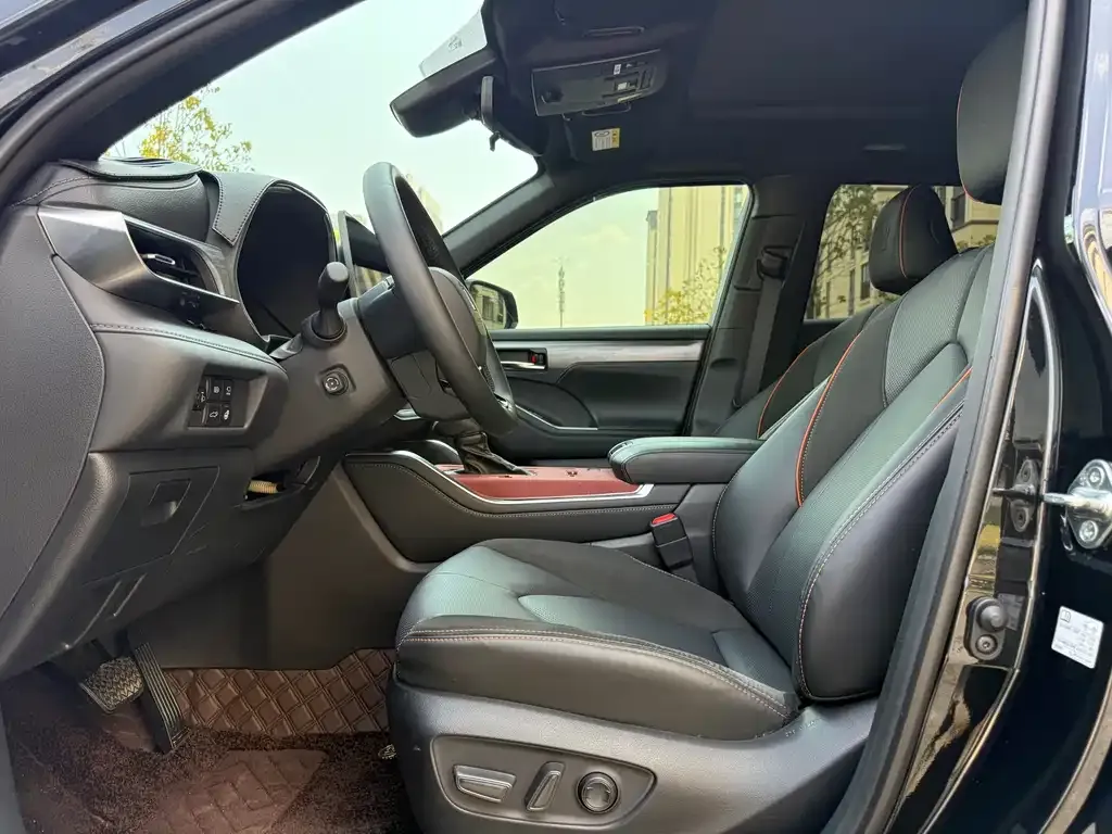 Toyota Crown Kluger 2026 из CN, фото 2