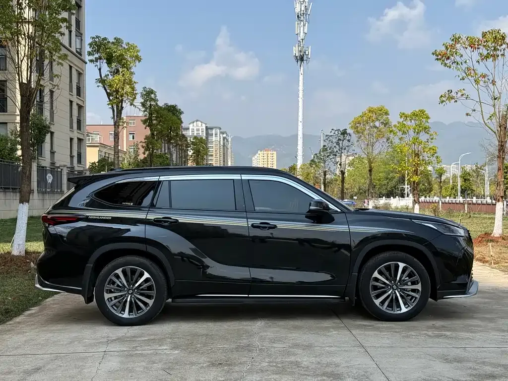 Toyota Crown Kluger 2026 из CN, фото 8