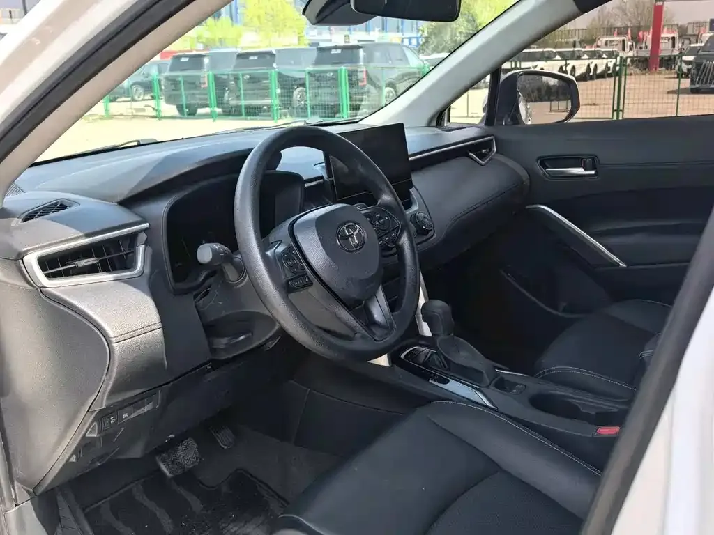 Toyota Corolla Cross 2024 из CN, фото 4