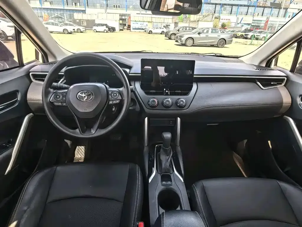 Toyota Corolla Cross 2024 из CN, фото 8