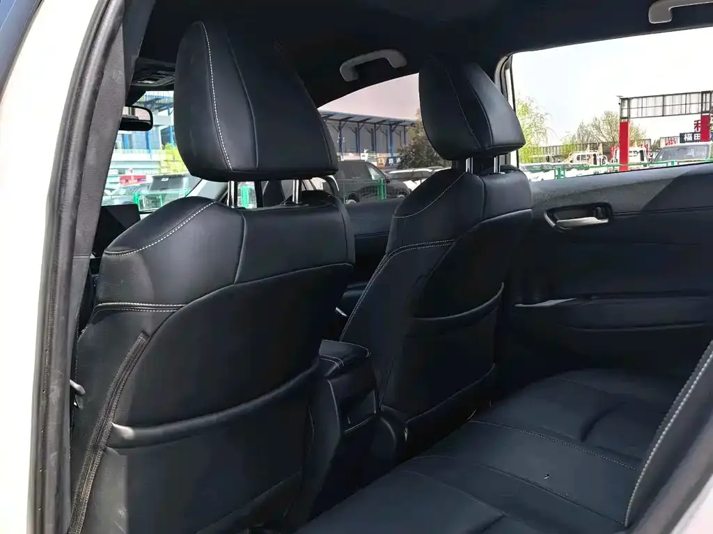 Toyota Corolla Cross 2024 из CN, фото 2