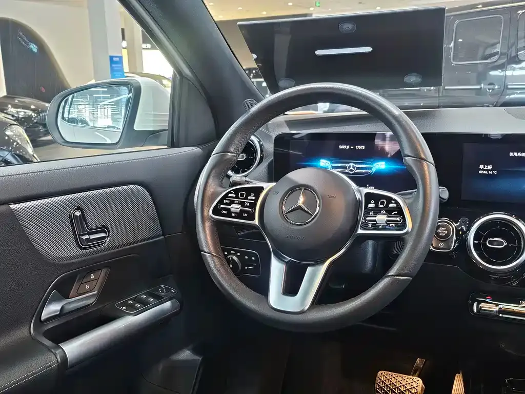 Mercedes-Benz GLA — фото 10