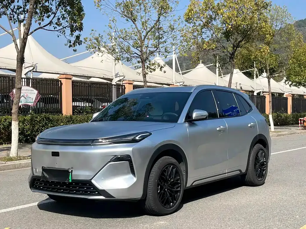 Geely 银河星舰7 — фото 1