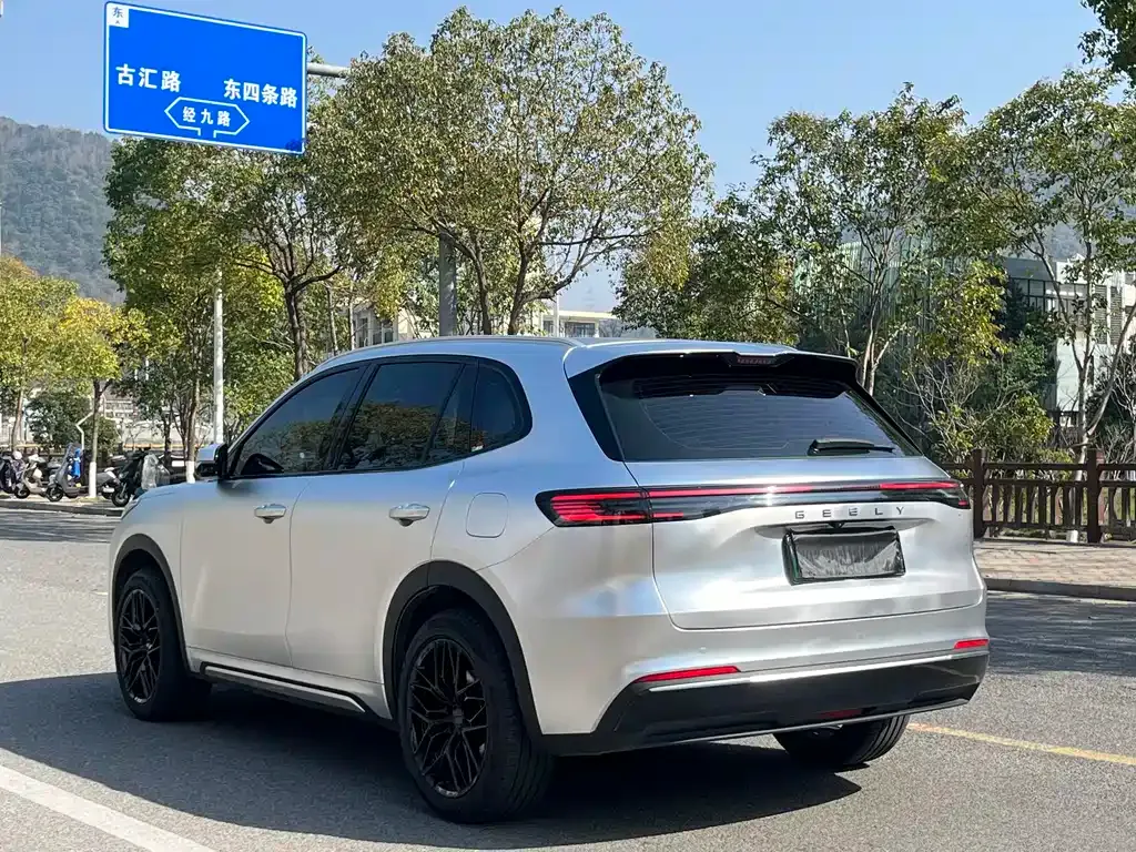 Geely 银河星舰7 — фото 10