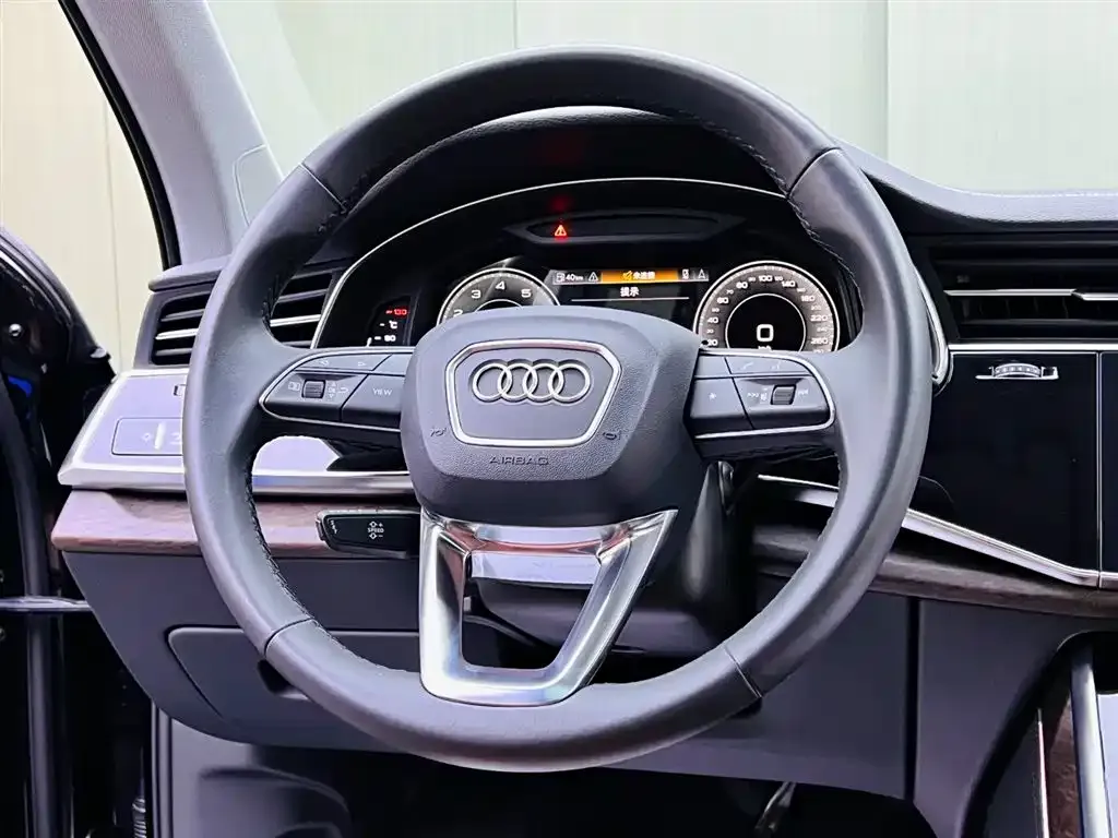 Audi Q7 — фото 5