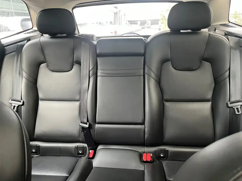 Volvo XC60 2021 из CN, фото 9