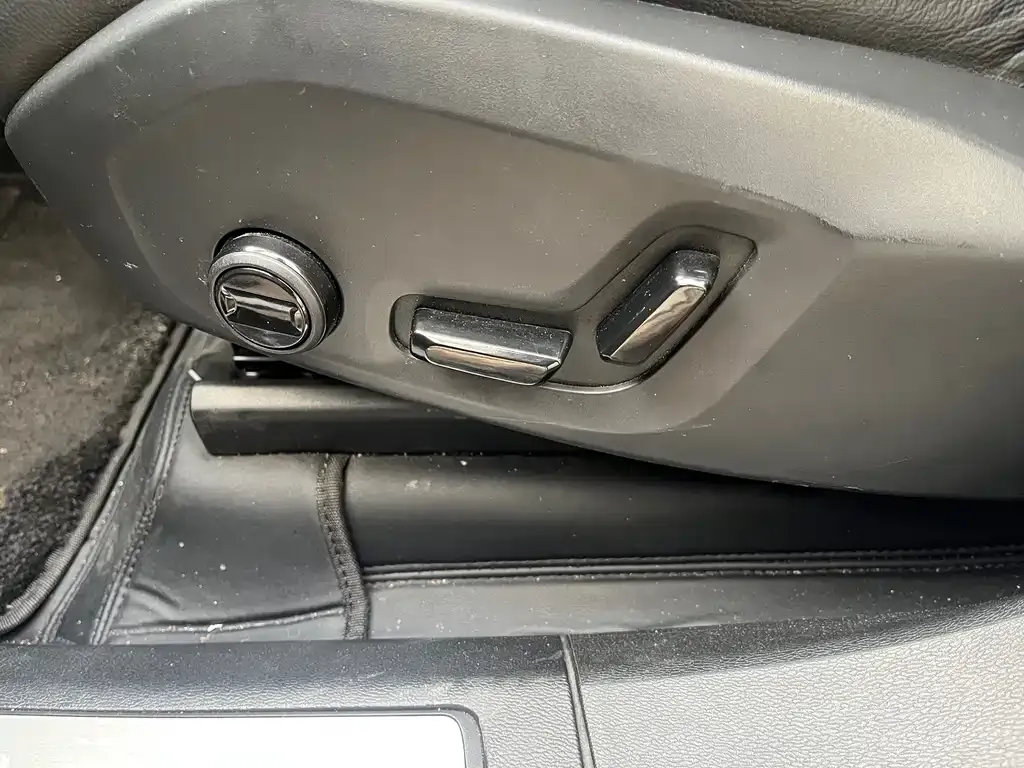 Volvo XC60 2021 из CN, фото 8