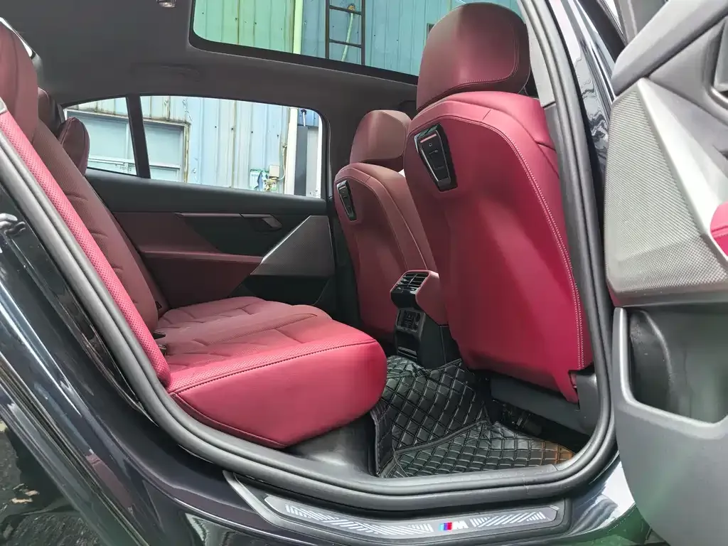 BMW 5 Series 2024 из CN, фото 3