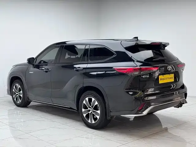 Toyota Crown Kluger 2021 из CN, фото 10