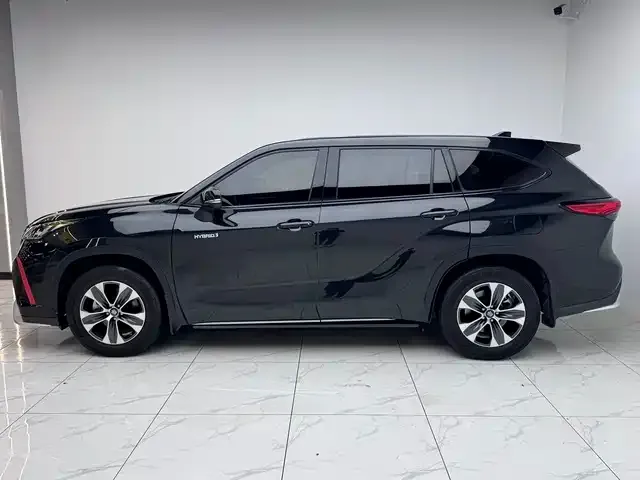 Toyota Crown Kluger 2021 из CN, фото 7