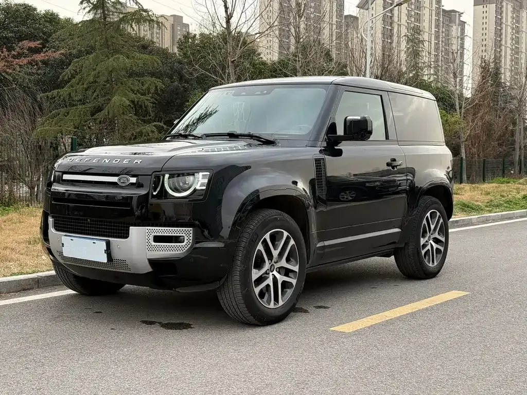 Land Rover Defender — фото 1