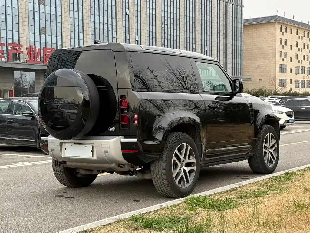 Land Rover Defender — фото 10