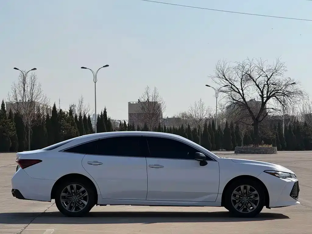Toyota Avalon 2022 из CN, фото 2