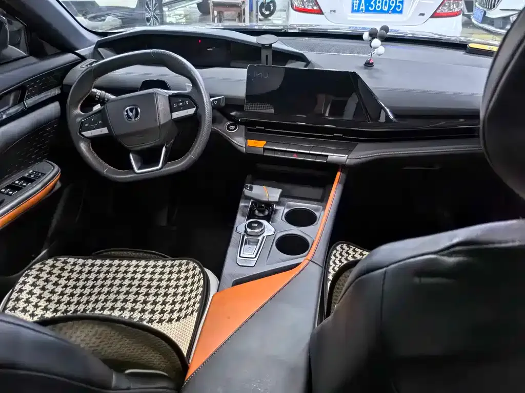 Changan UNI-V 2023 из CN, фото 7