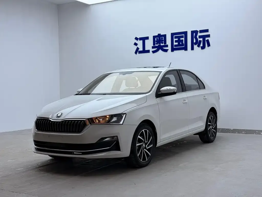 Skoda Rapid — фото 1