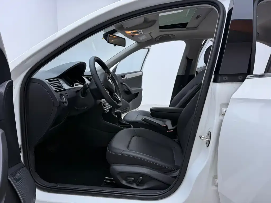 Skoda Rapid — фото 10