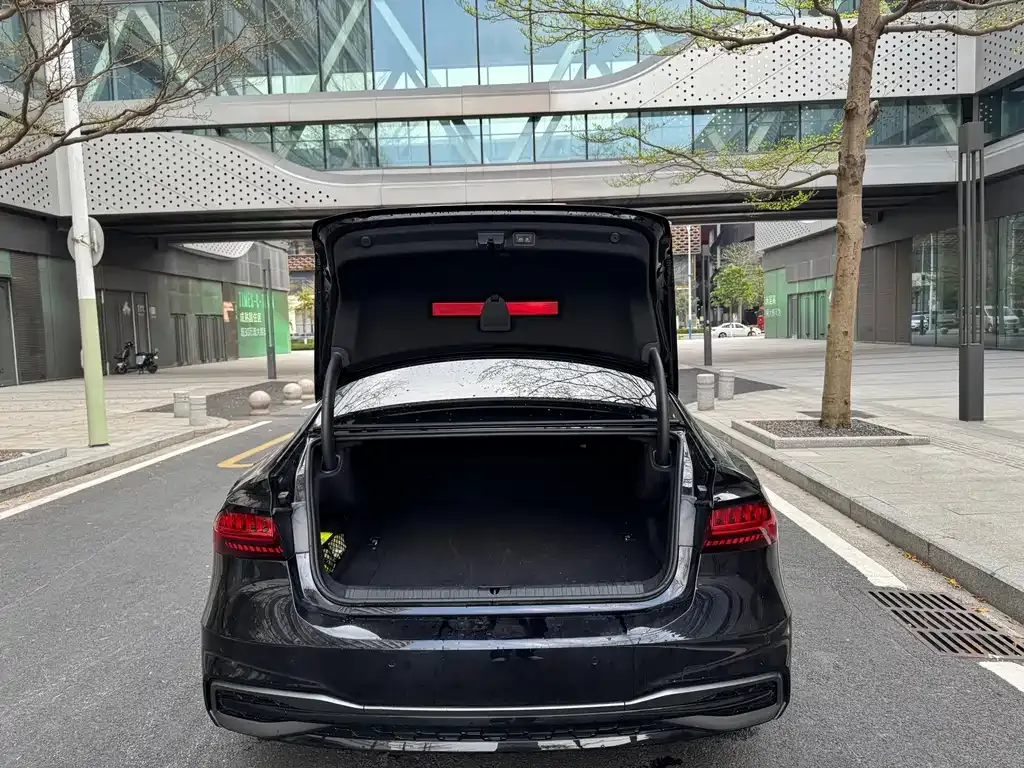 Audi A7L 2025 из CN, фото 7