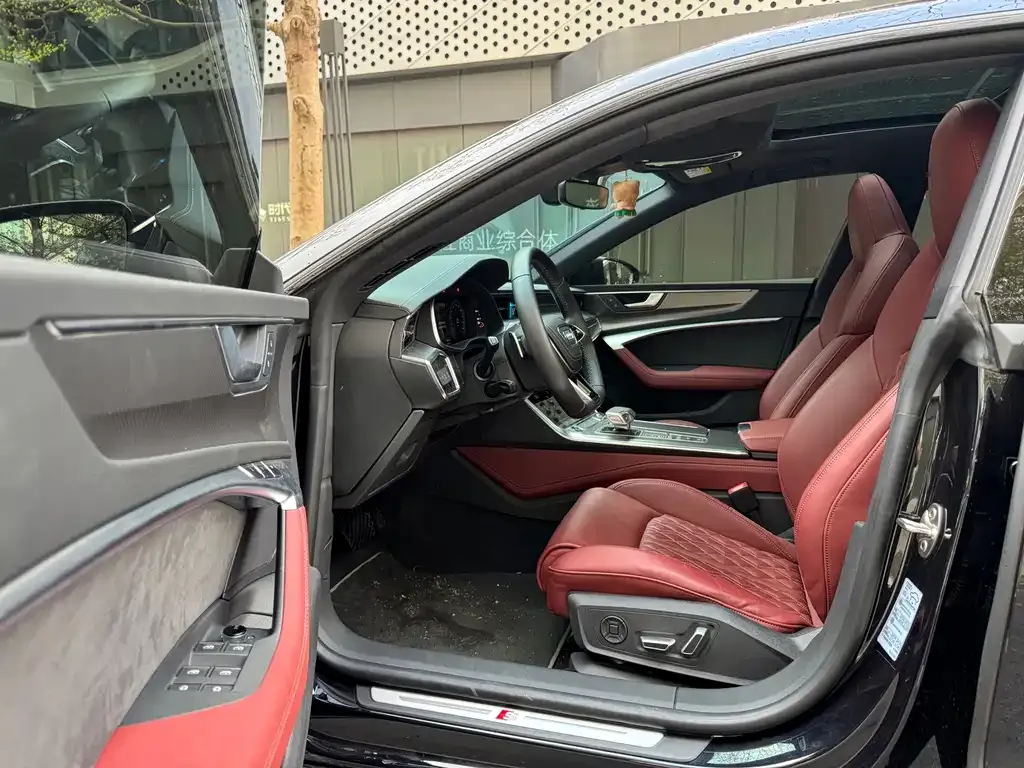 Audi A7L 2025 из CN, фото 9