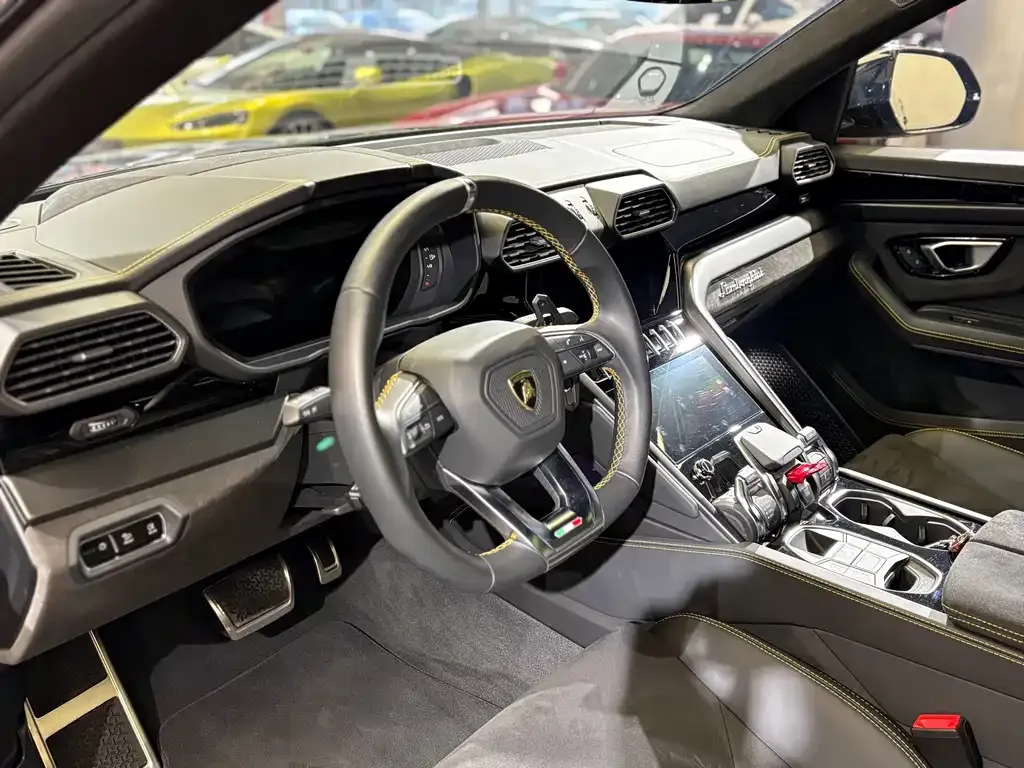 Lamborghini Urus 2023 из CN, фото 3