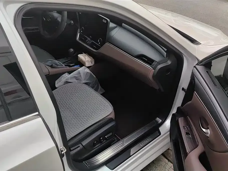 Lexus ES 2024 из CN, фото 9