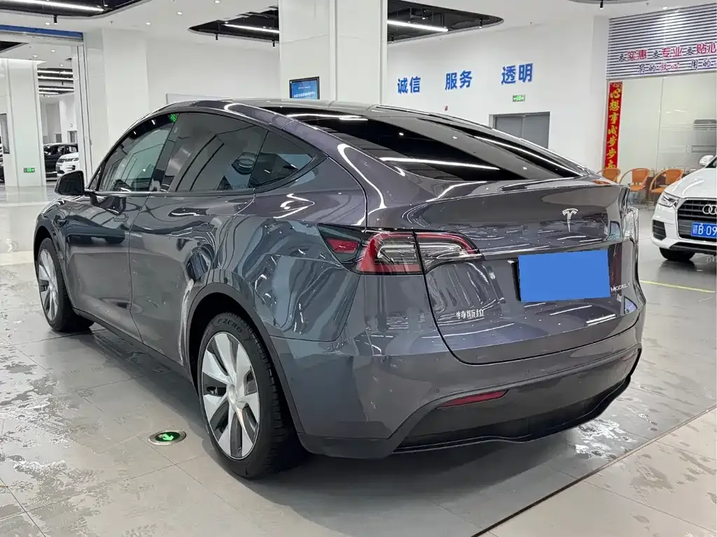 Tesla Model Y 2023 из CN, фото 8