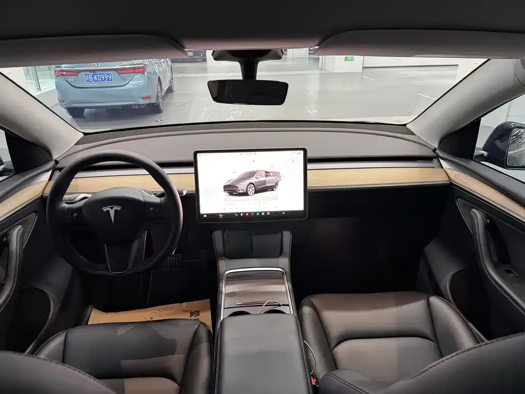 Tesla Model Y 2023 из CN, фото 2
