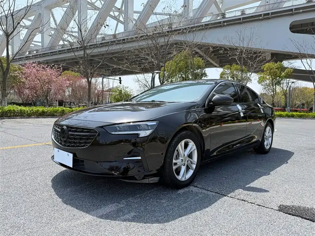 Buick Regal — фото 1