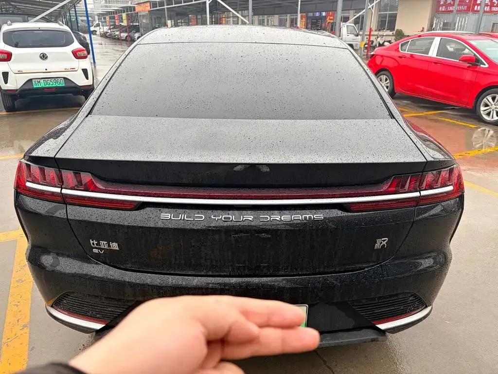 BYD Han — фото 10