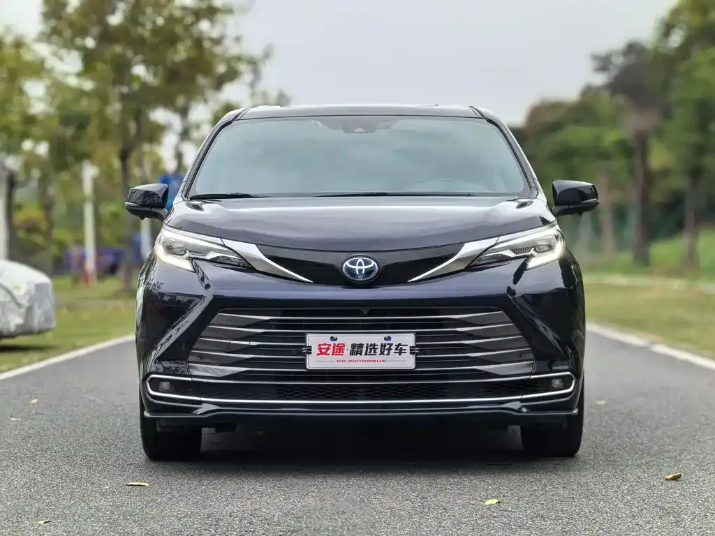 Toyota Sienna 2022 из CN, фото 5