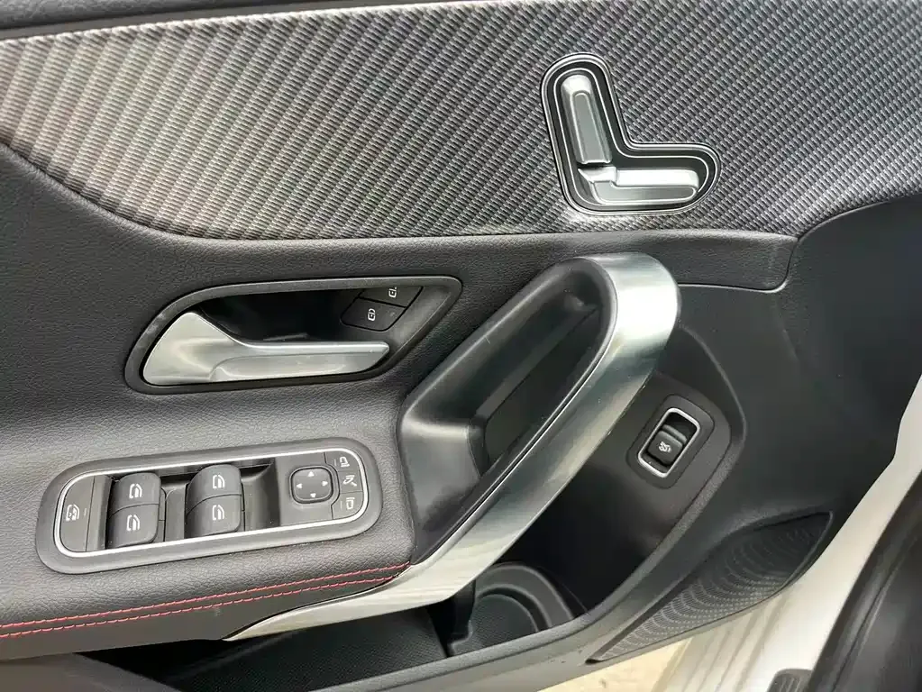 Mercedes-Benz A-Class — фото 10
