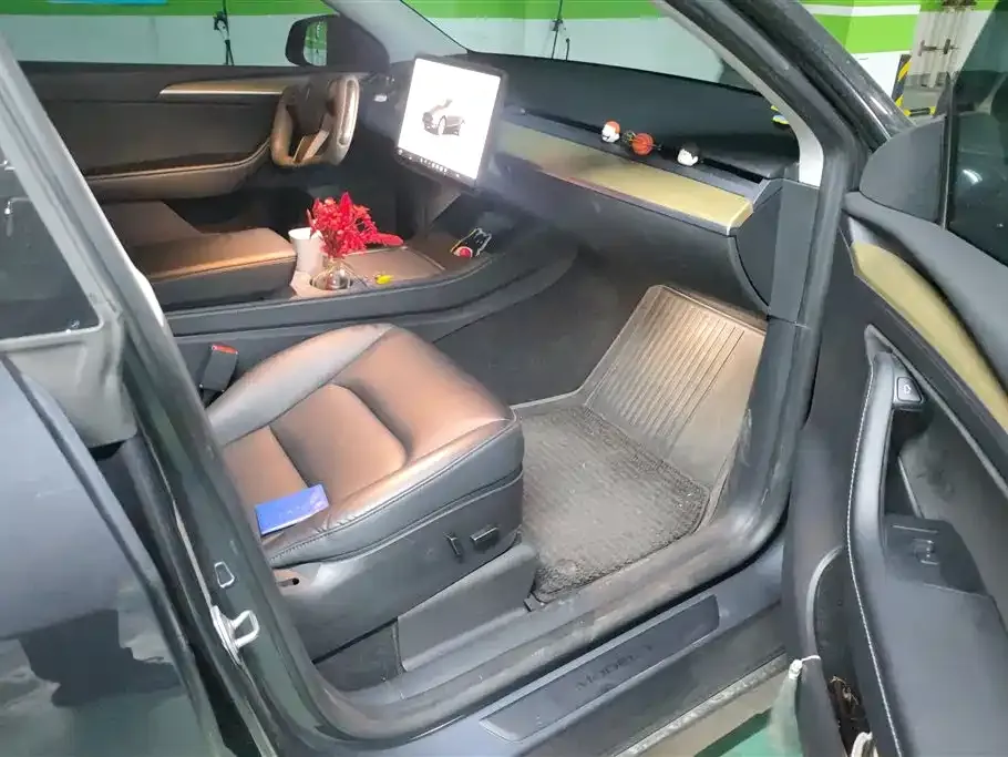 Tesla Model Y — фото 4