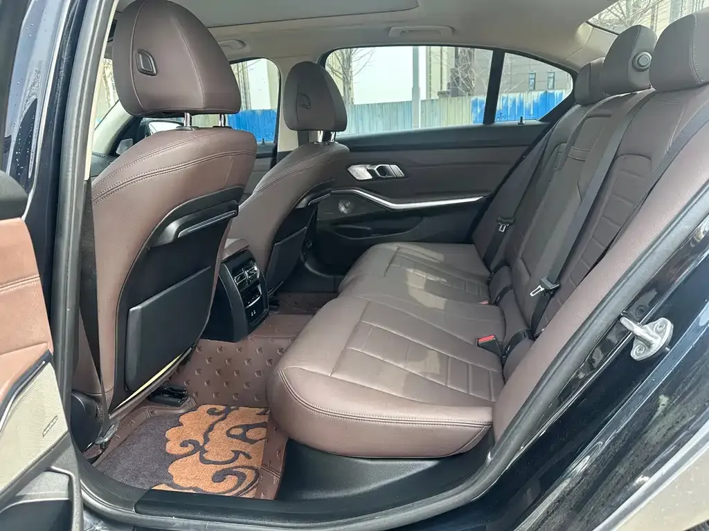 BMW 3 Series 2021 из CN, фото 8