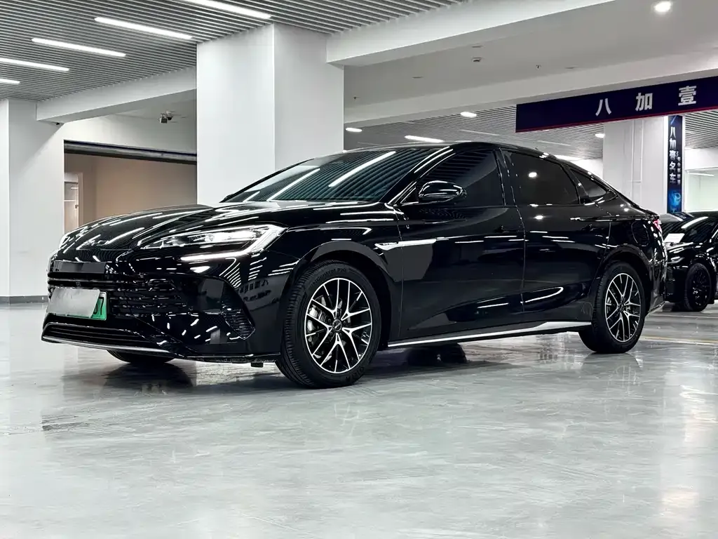BYD Seal — фото 1