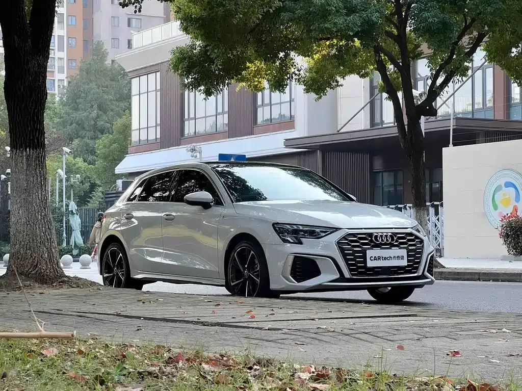Audi A3 2023 из CN, фото 10