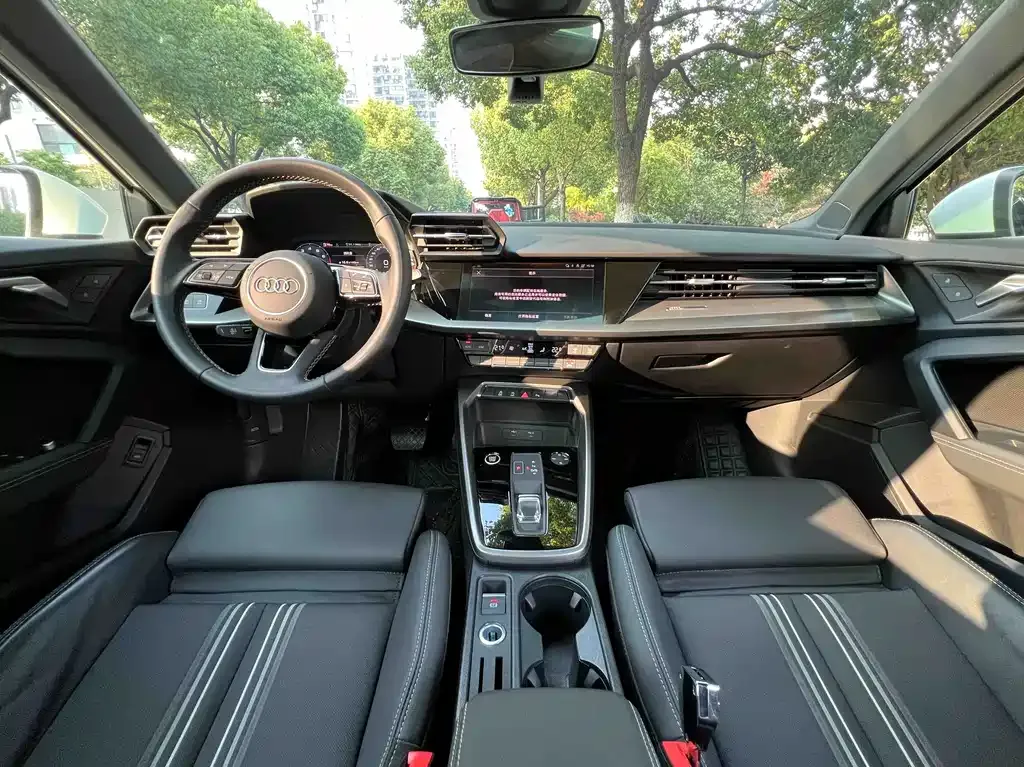 Audi A3 2023 из CN, фото 4