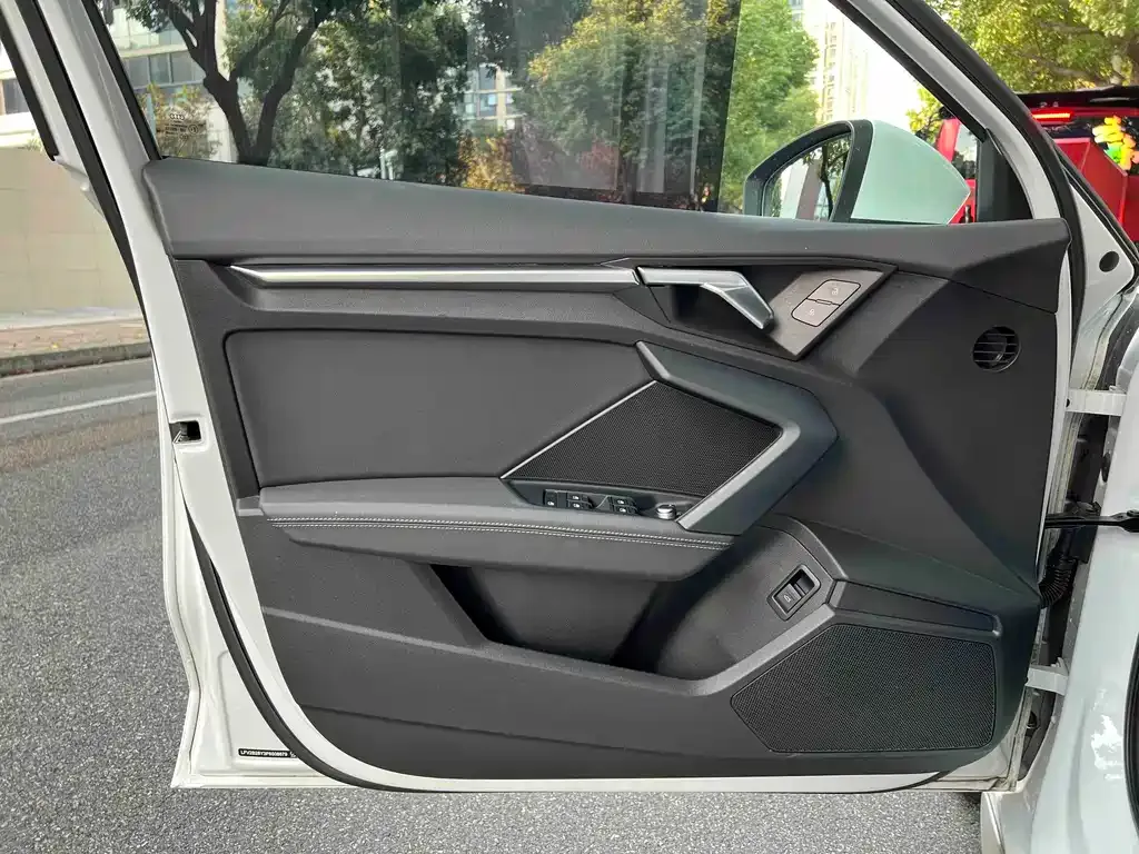 Audi A3 2023 из CN, фото 8