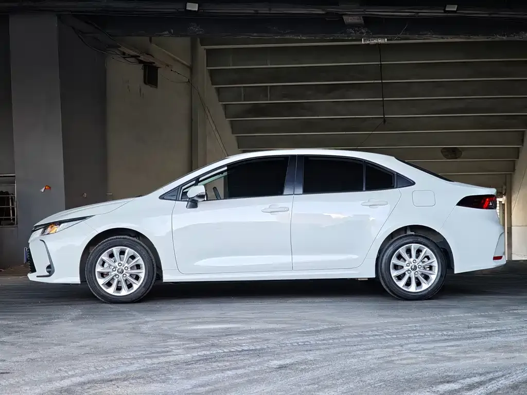 Toyota Corolla 2021 из CN, фото 8