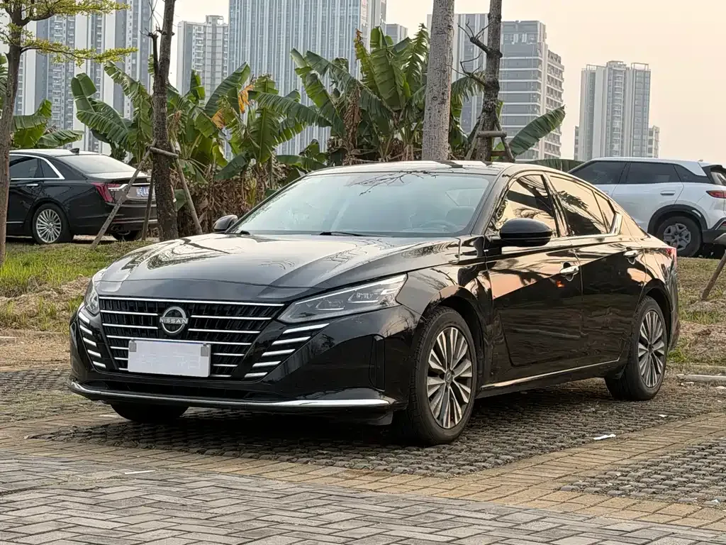 Nissan Teana — фото 1