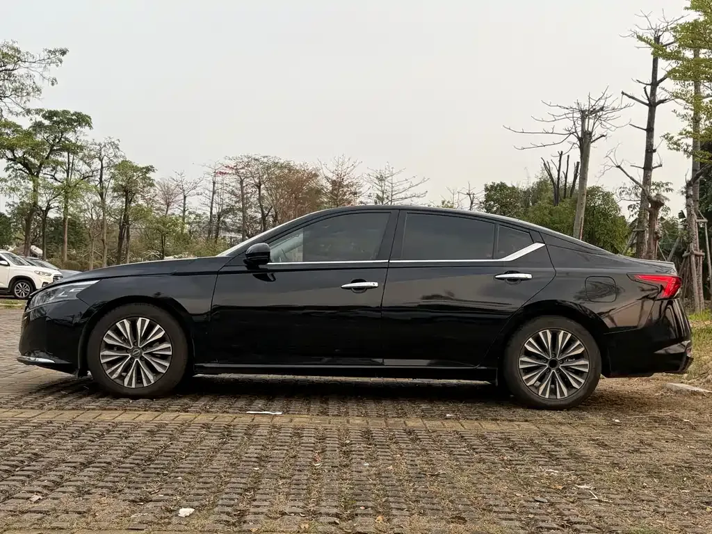 Nissan Teana — фото 4