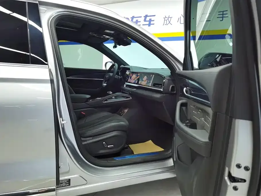 Geely Xingyue L — фото 10