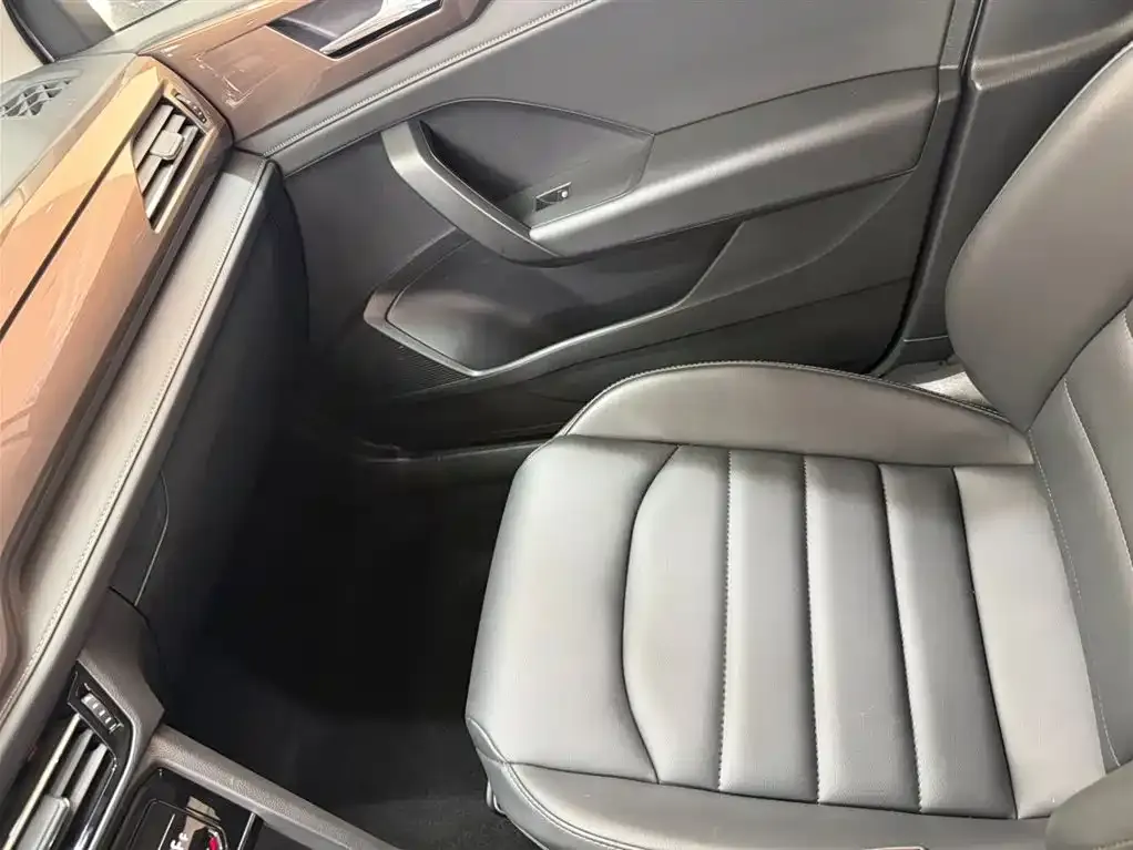 Volkswagen Tharu 2022 из CN, фото 5