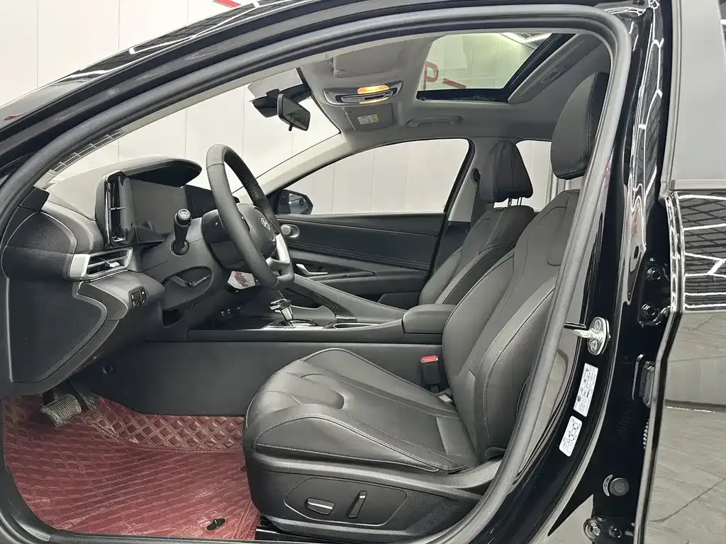 Hyundai Elantra — фото 9