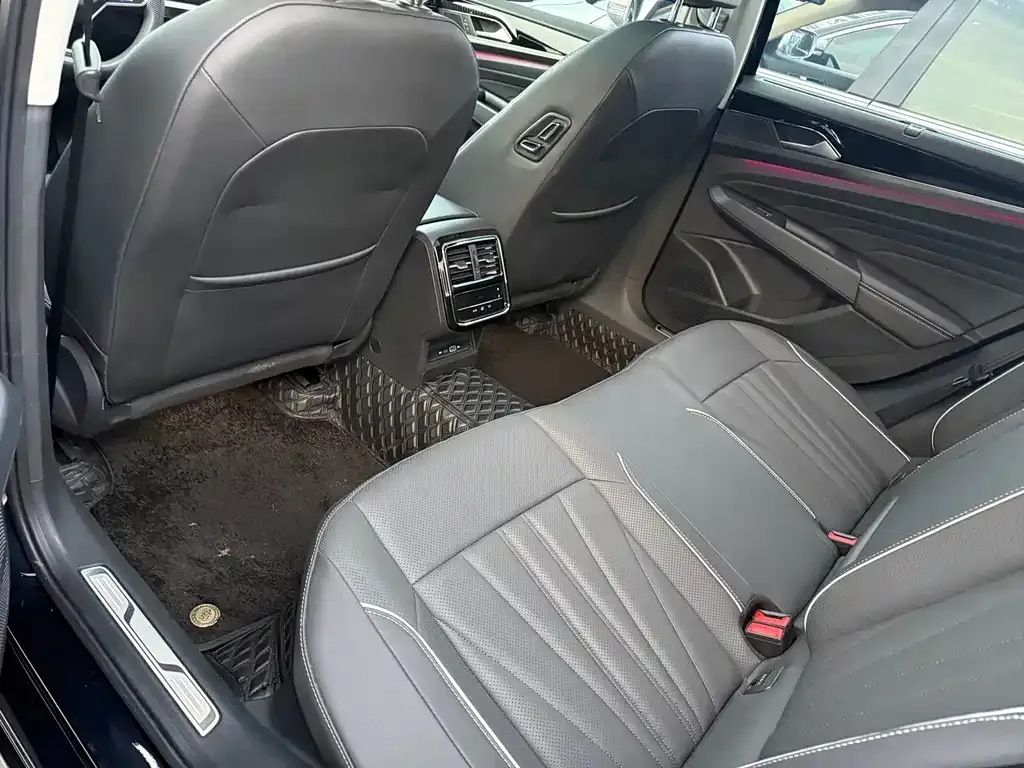 Volkswagen Passat — фото 5