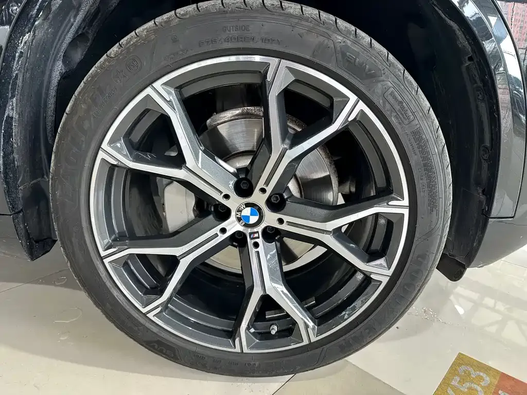 BMW X5 — фото 6