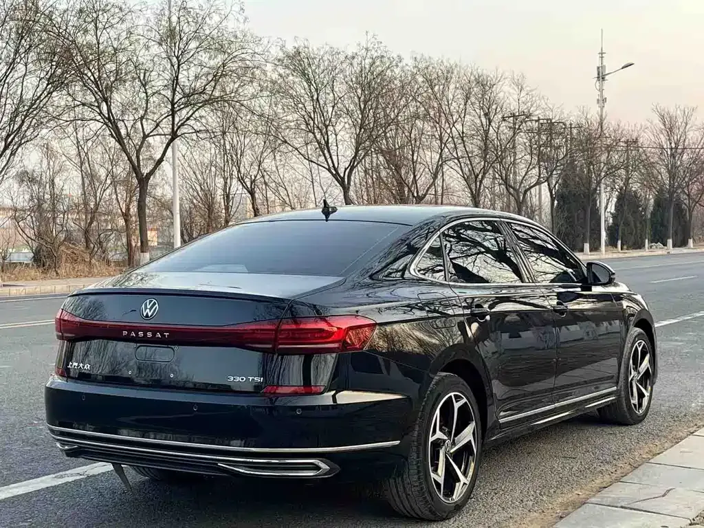 Volkswagen Passat — фото 7