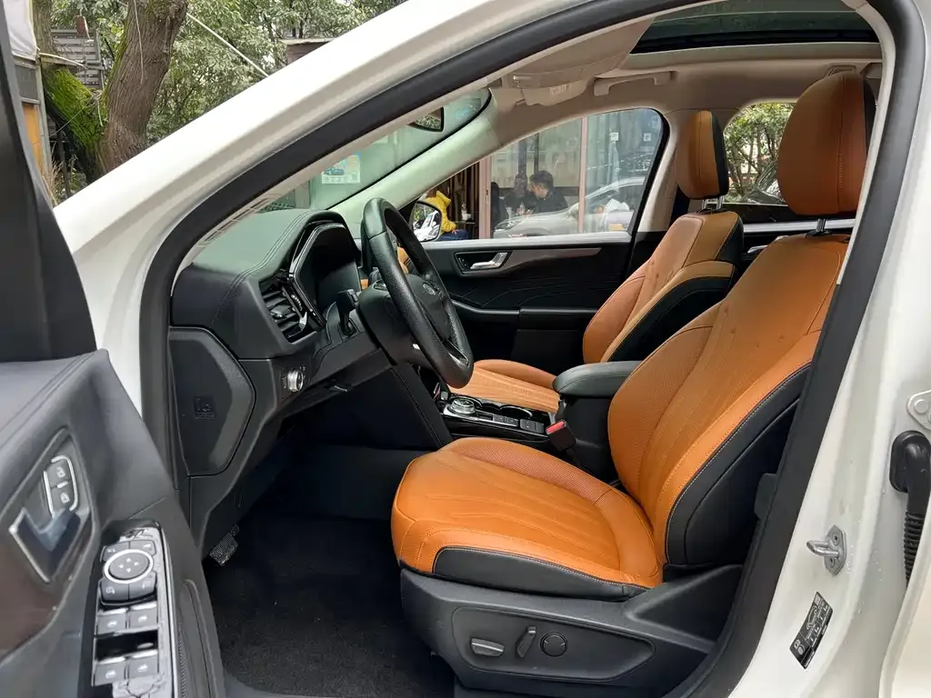 Ford Escape 2021 из CN, фото 6